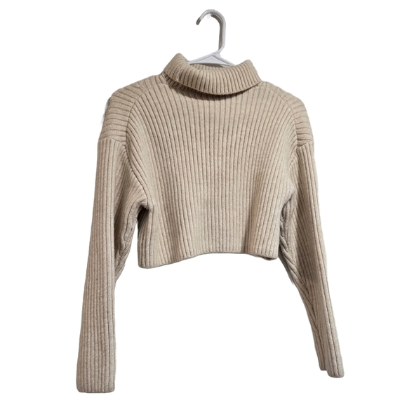 Cream Ribbed Turtleneck Crop Sweater - Never Worn - Picture 7 of 9